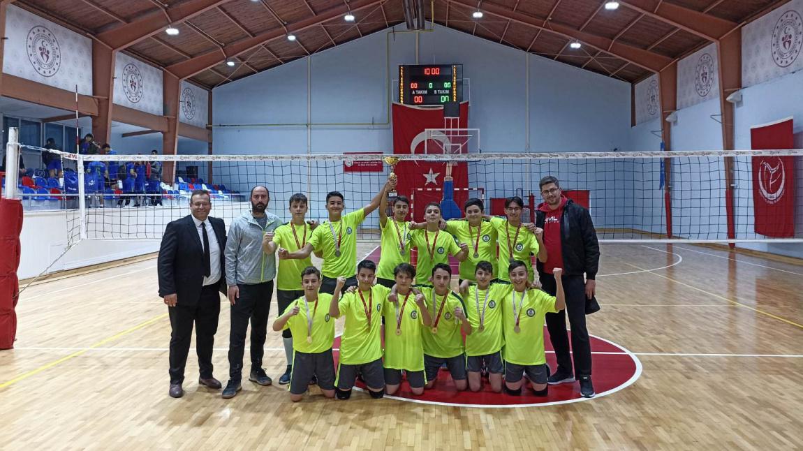 Bursa Erkek Voleybol Şampiyonu Hacı Hacer Çağlar Ortaokulu